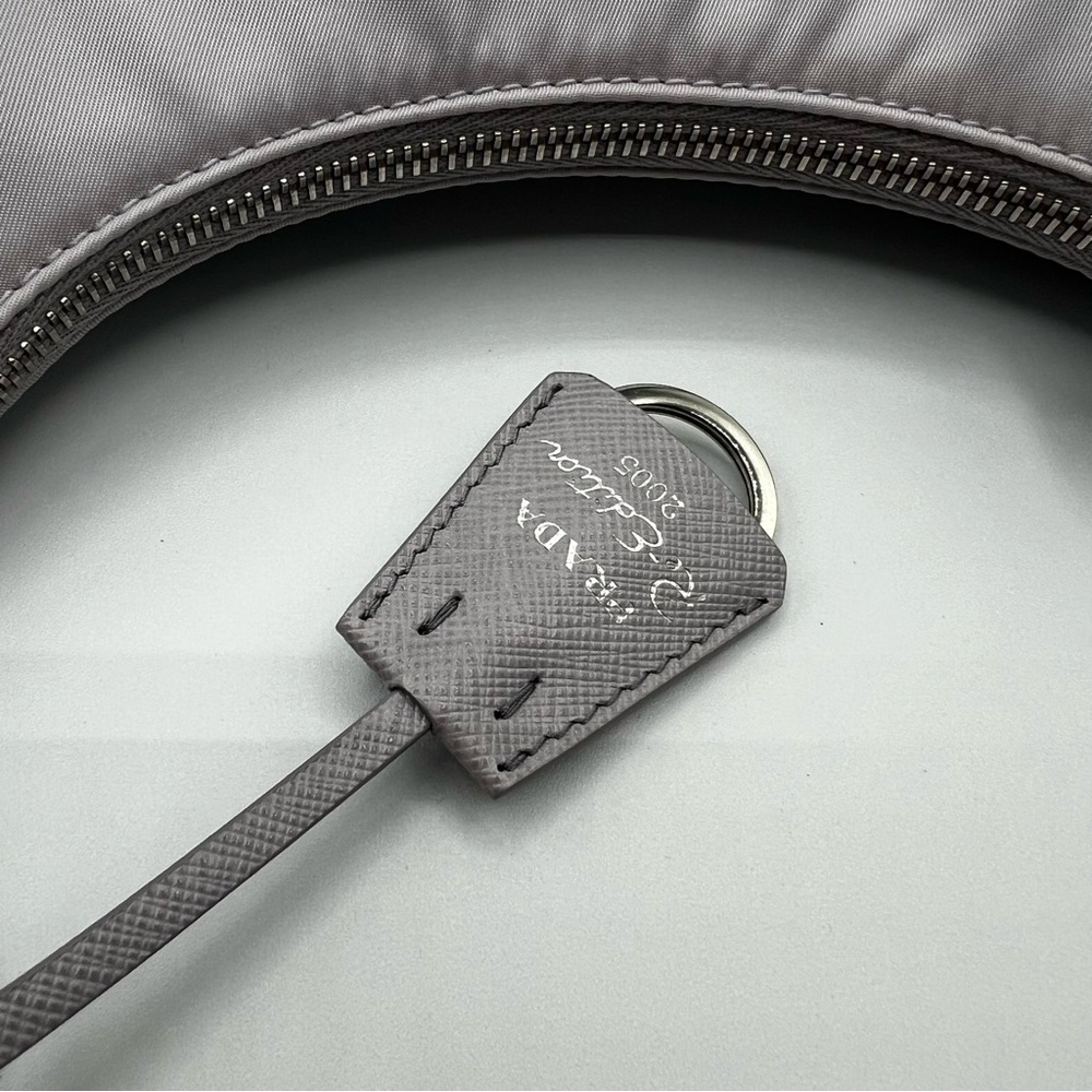 Prada Reedition 2000 Shoulder Nylon bag - Picture 4 of 12